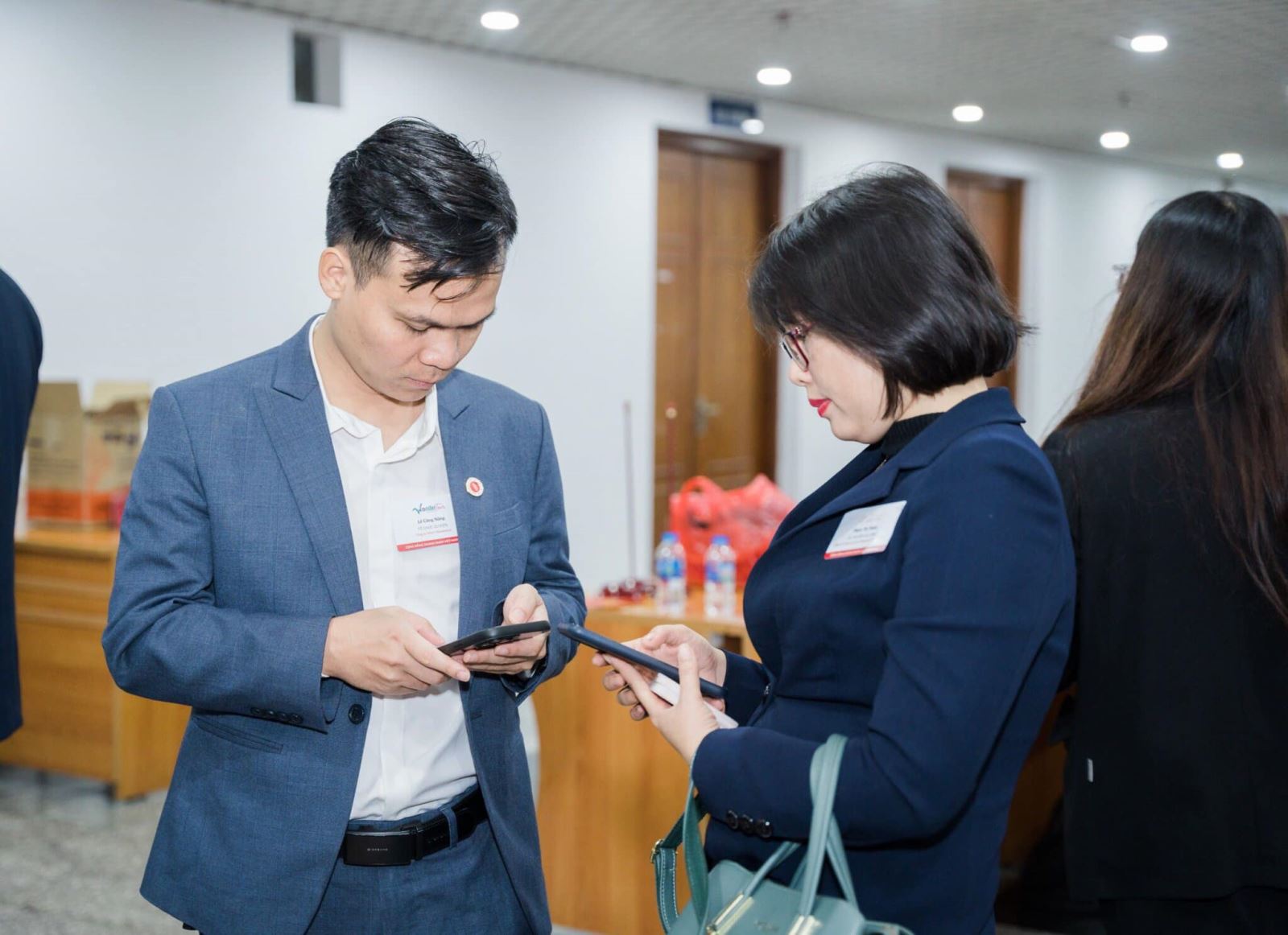 Nâng tầm thương hiệu, thu hút đối tác tiềm năng với danh thiếp điện tử NFC!